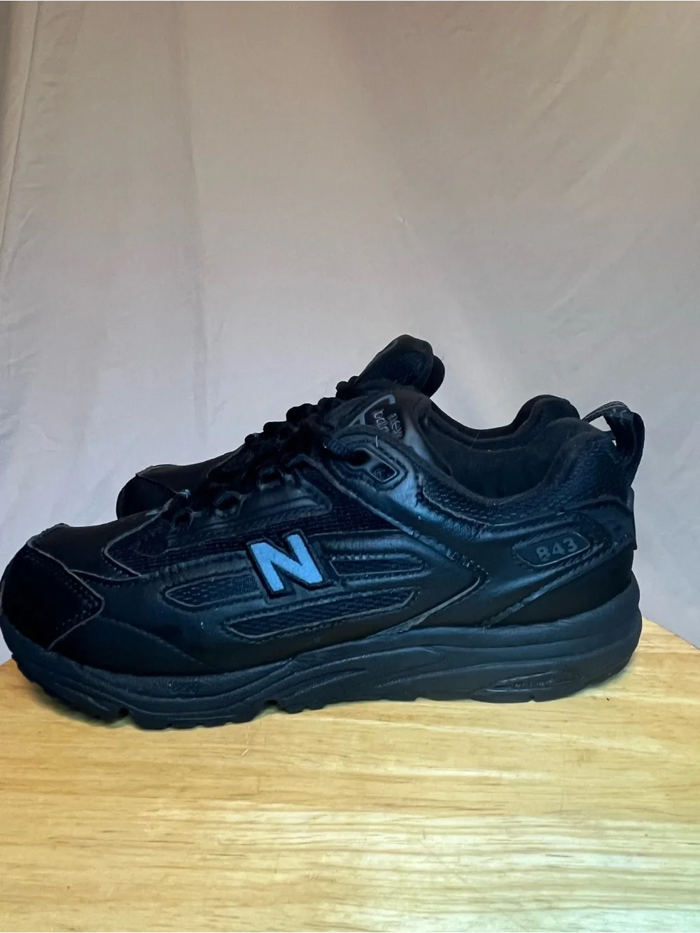 New Balance 843 Women’s Black Walking Shoes WW843BK Size 7.5